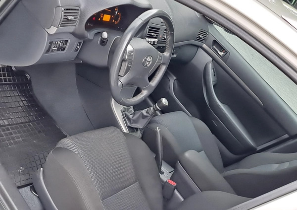 Toyota Avensis cena 21500 przebieg: 185746, rok produkcji 2009 z Tarnów małe 704